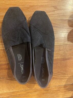 TOMS Black Canvas Slip-On Flats